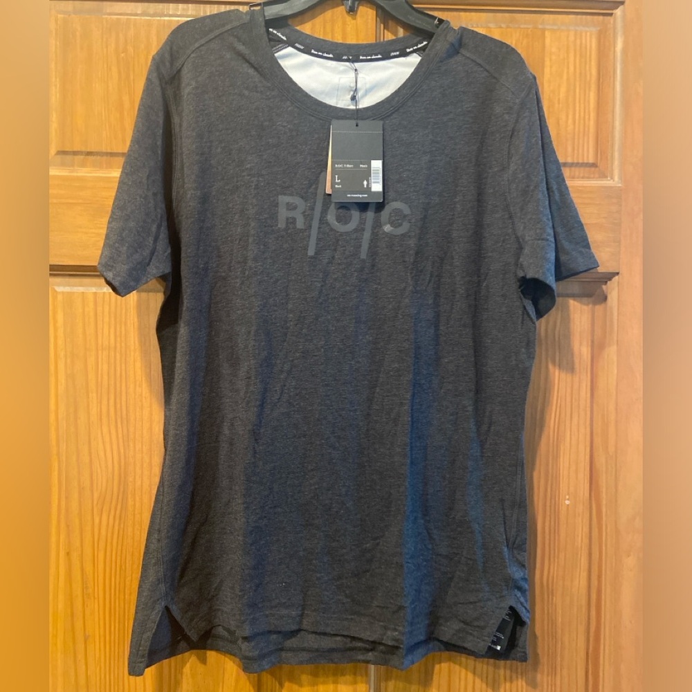 NWT! On Running T-shirt